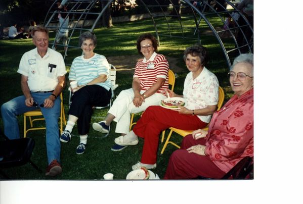 original/GeorgeThomasAddieWengreenBettyThomasNormaGladysBrownMcCammon90.jpg