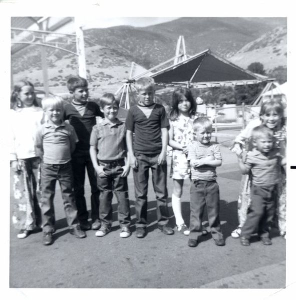 original/familyInLogan69.jpg